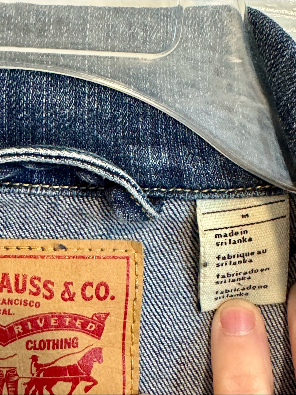 Levi's Denim Trucker Jacket - Size Medium - Picture 6 of 9